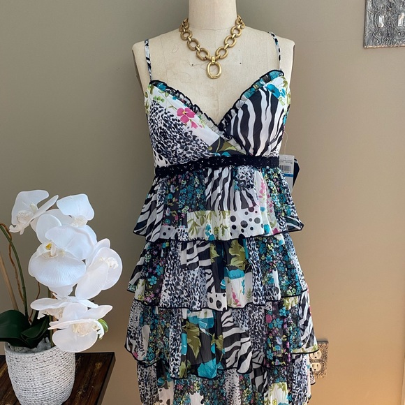 Love tease printed dress new with tags - Picture 3 of 12